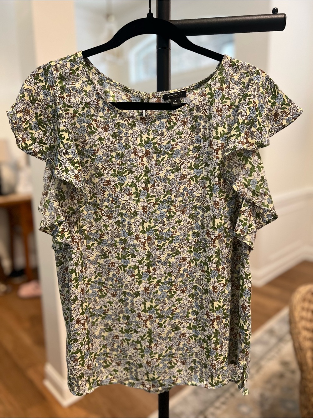 ✨ Bundle of 4 Medium Blouses | Loft + Ann Taylor + Banana Republic | EUC ✨ - Picture 4 of 14